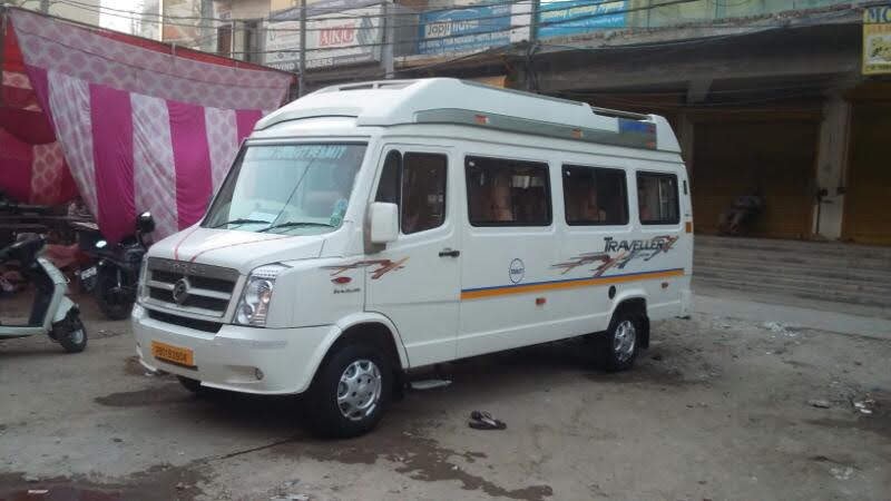 12 Seater Tempo Traveller in Kolkata
